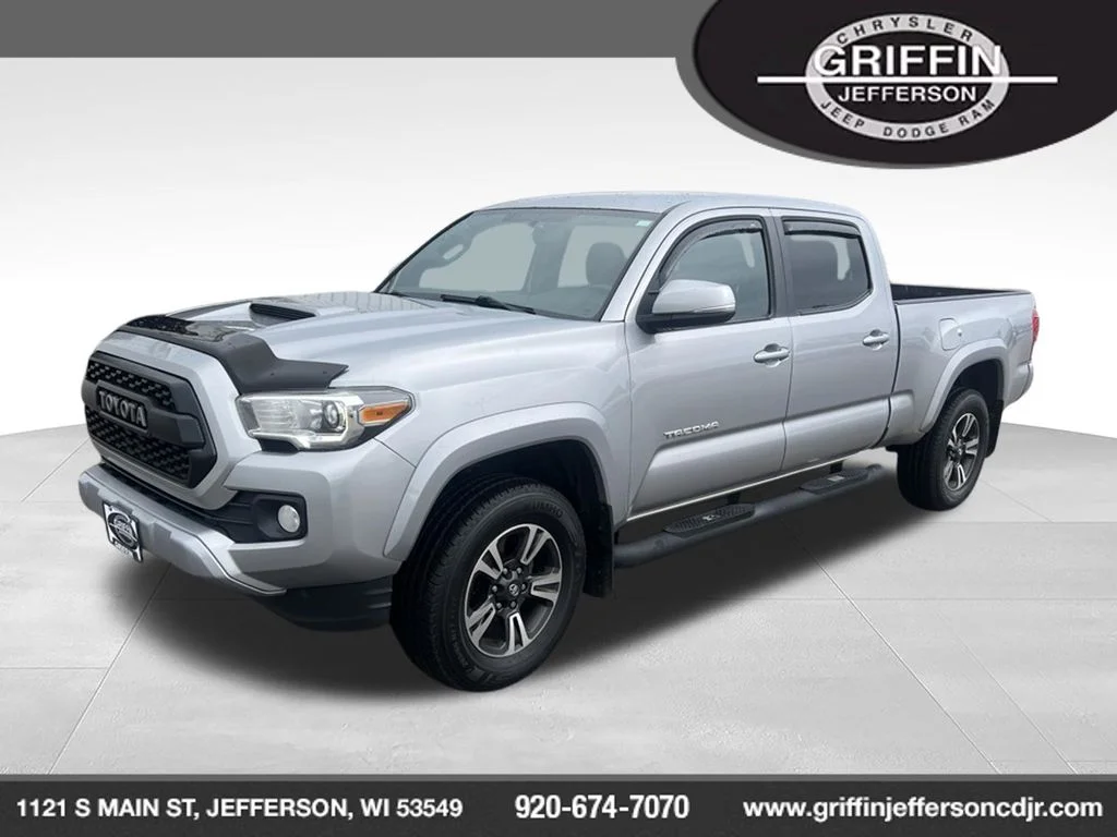 2017 Toyota Tacoma SR5 4WD photo
