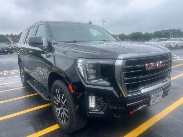 2022 GMC Yukon AT4 4WD photo
