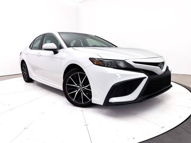 2021 Toyota Camry SE FWD photo