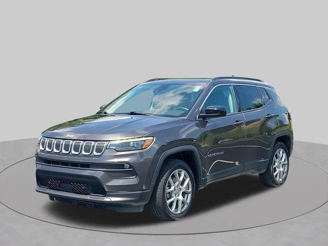 2022 Jeep Compass Latitude Lux 4WD photo
