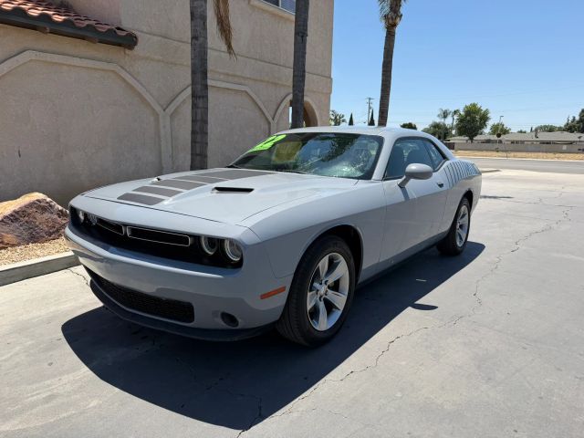 2022 Dodge Challenger SXT RWD photo