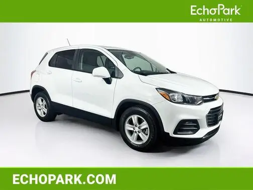2022 Chevrolet Trax LS FWD photo
