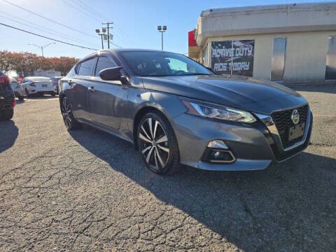 2022 Nissan Altima 2.5 SR FWD photo