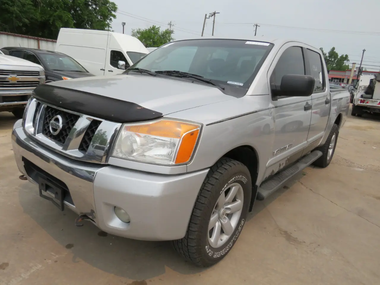 2015 Nissan Titan SV 4WD photo