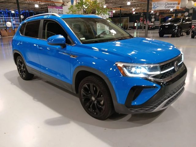 2022 Volkswagen Taos SEL FWD photo