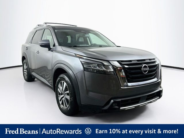 2022 Nissan Pathfinder SL 4WD photo