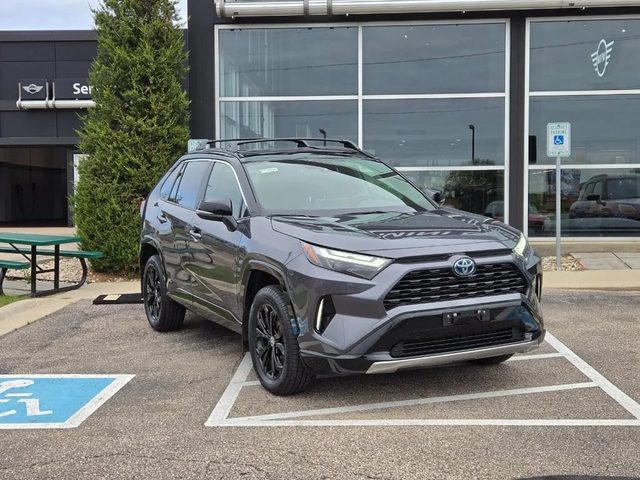 2022 Toyota RAV4 Hybrid XSE AWD photo