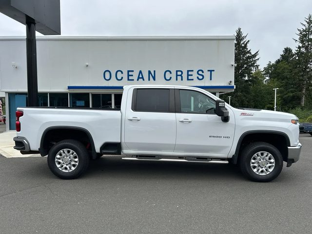 2022 Chevrolet Silverado 2500HD LT 4WD photo