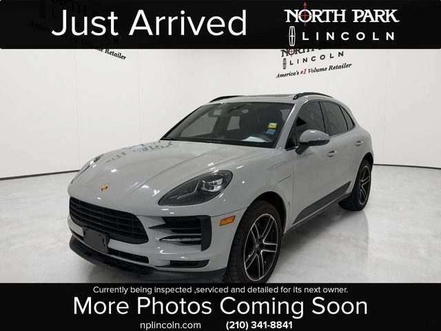 2021 Porsche Macan AWD photo