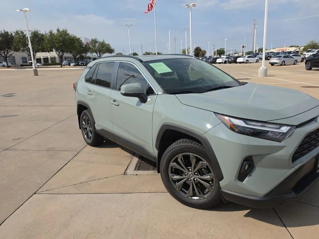 2022 Toyota RAV4 Hybrid XLE Premium AWD photo