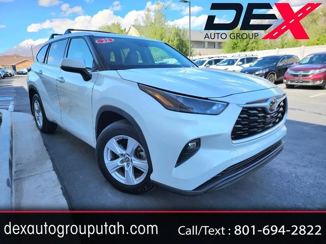 2022 Toyota Highlander LE AWD photo