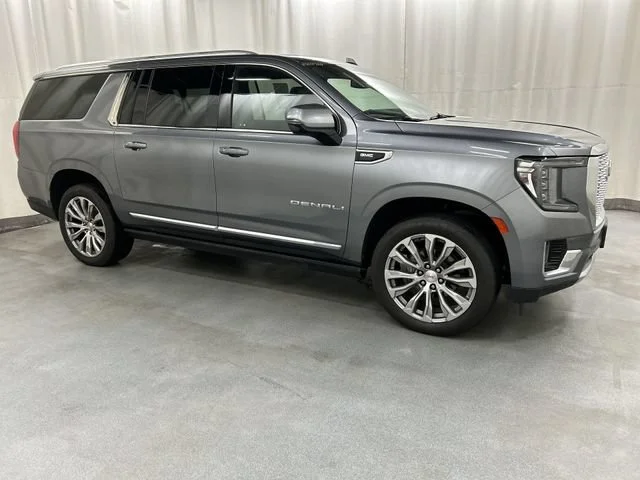 2022 GMC Yukon XL Denali 4WD photo