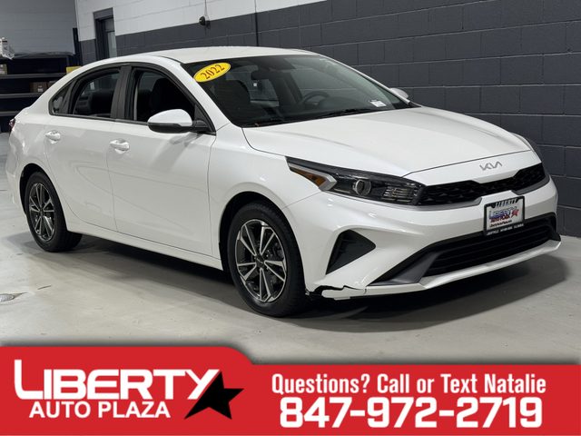 2022 Kia Forte LXS FWD photo