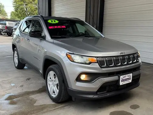 2022 Jeep Compass Latitude 4WD photo