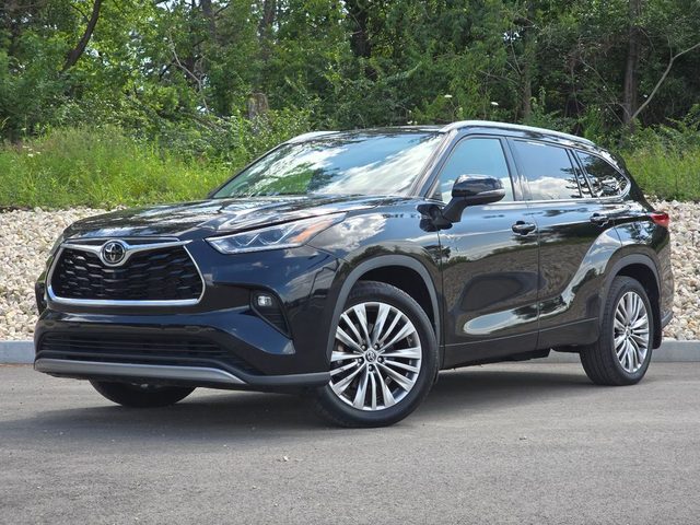 2022 Toyota Highlander Platinum AWD photo