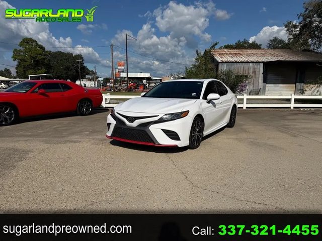 2018 Toyota Camry SE FWD photo