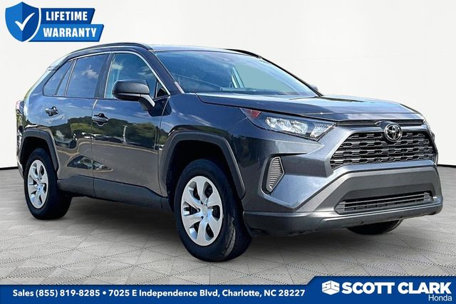 2021 Toyota RAV4 LE FWD photo