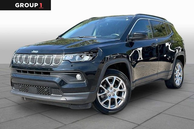 2022 Jeep Compass Latitude Lux 4WD photo