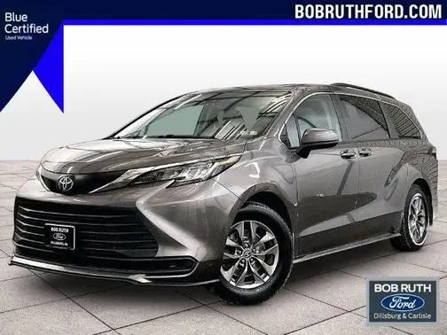 2022 Toyota Sienna LE AWD photo