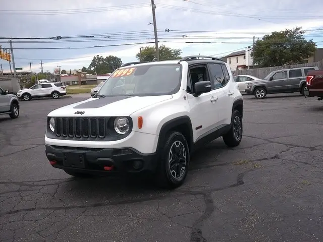 2015 Jeep Renegade Trailhawk 4WD photo