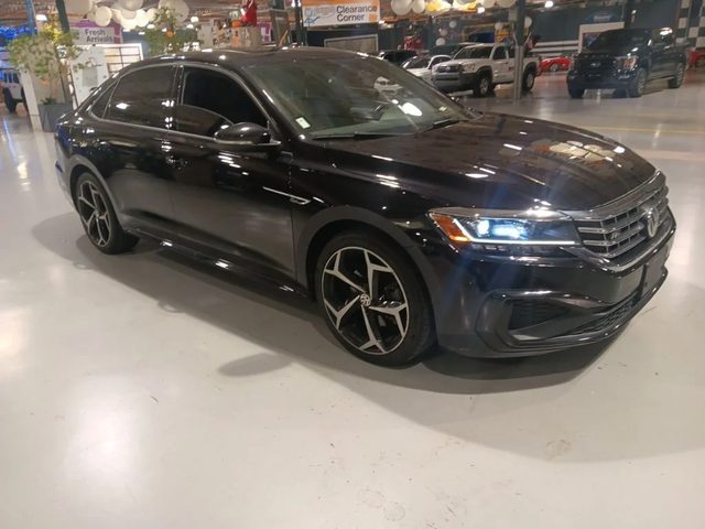 2021 Volkswagen Passat 2.0T R-Line FWD photo