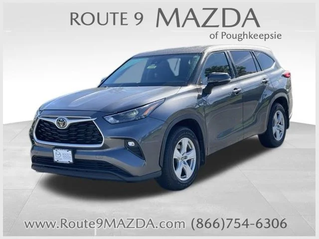 2022 Toyota Highlander LE AWD photo
