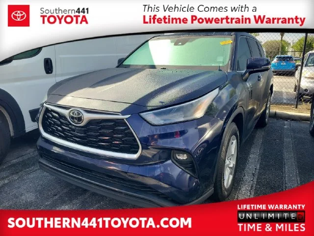 2022 Toyota Highlander LE FWD photo