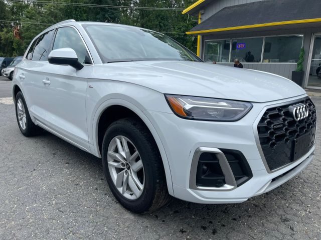 2022 Audi Q5 S line Premium AWD photo