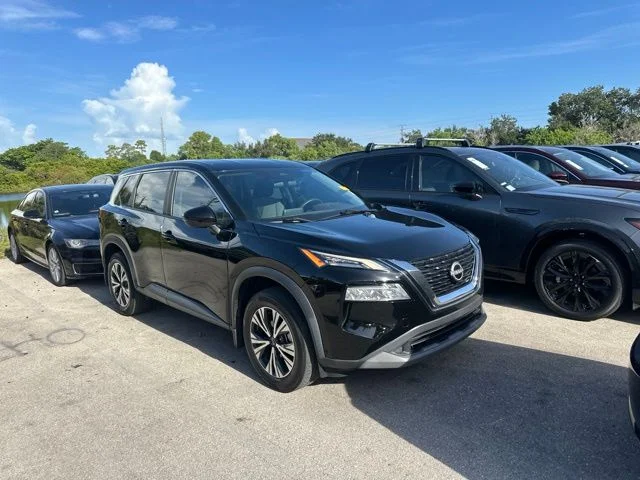 2022 Nissan Rogue SV FWD photo