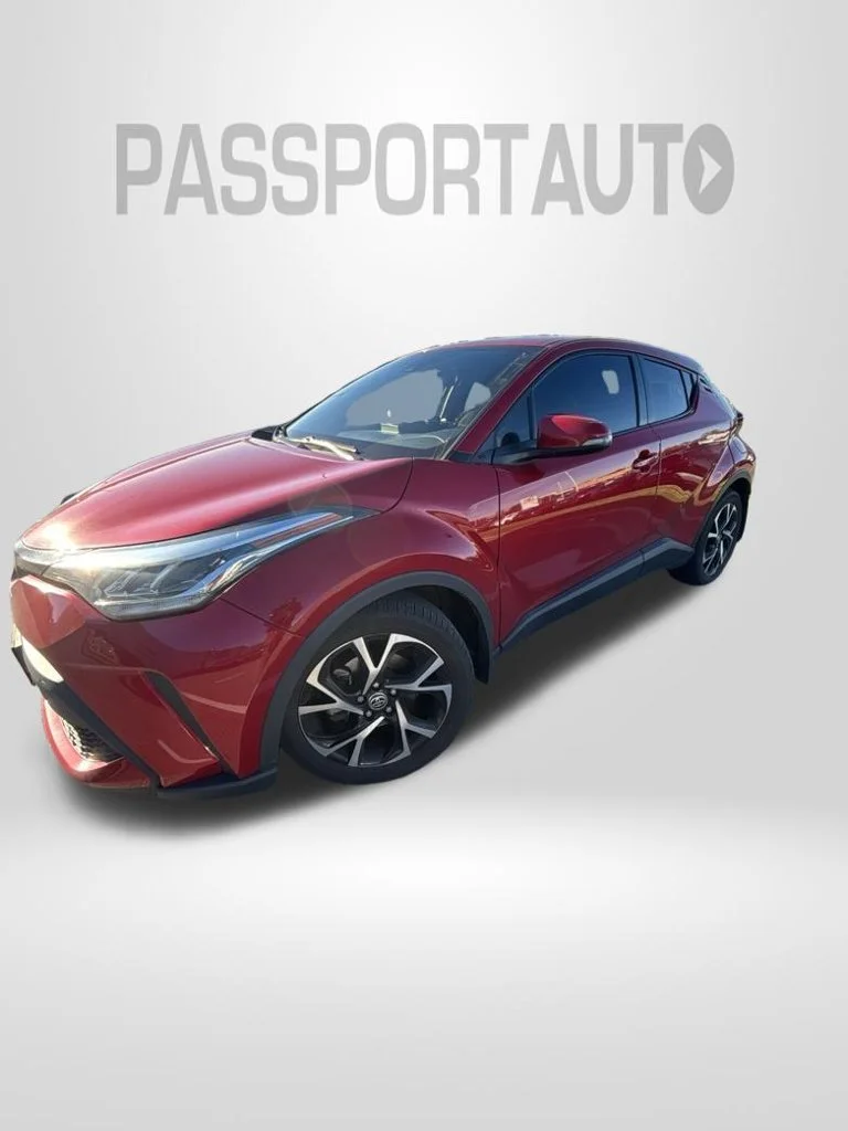 2022 Toyota C-HR XLE FWD photo