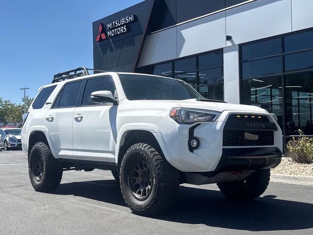 2020 Toyota 4Runner SR5 4WD photo