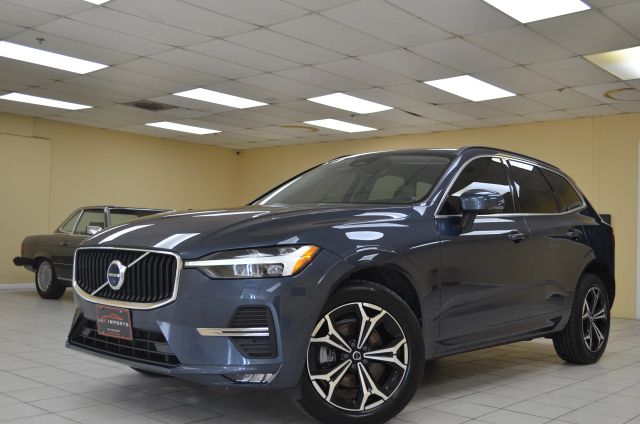 2022 Volvo XC60 Momentum AWD photo