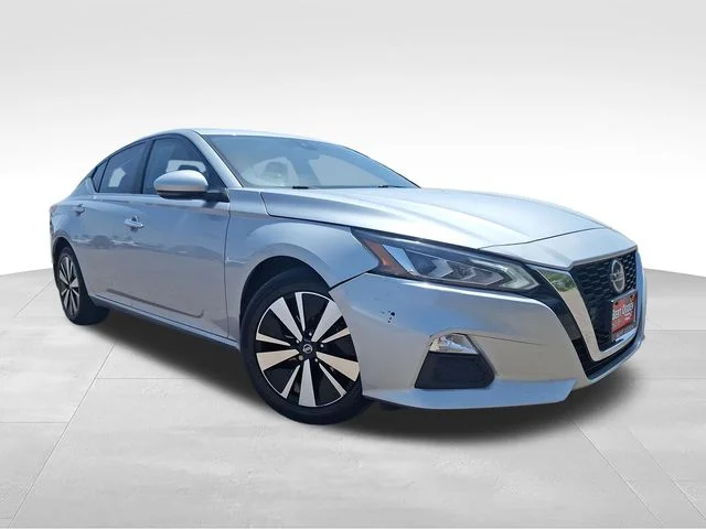 2022 Nissan Altima 2.5 SV AWD photo