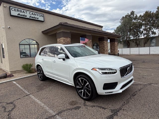 2022 Volvo XC90 Momentum AWD photo