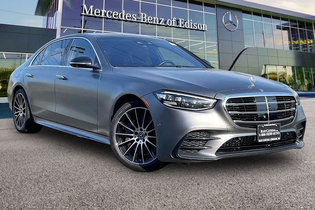 2022 Mercedes-Benz S-Class S 500 AWD photo