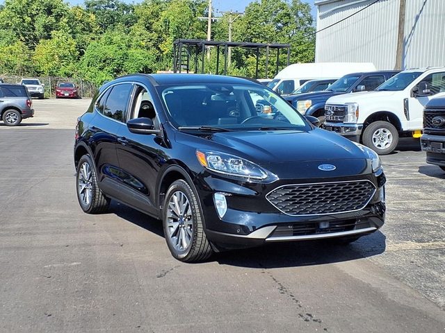 2022 Ford Escape Titanium AWD photo