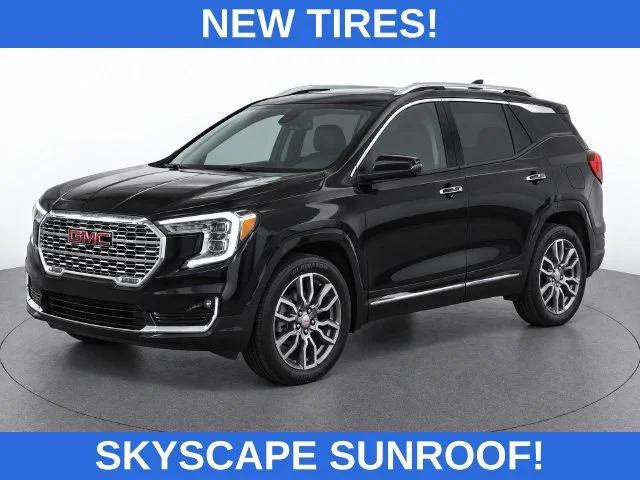 2022 GMC Terrain Denali AWD photo