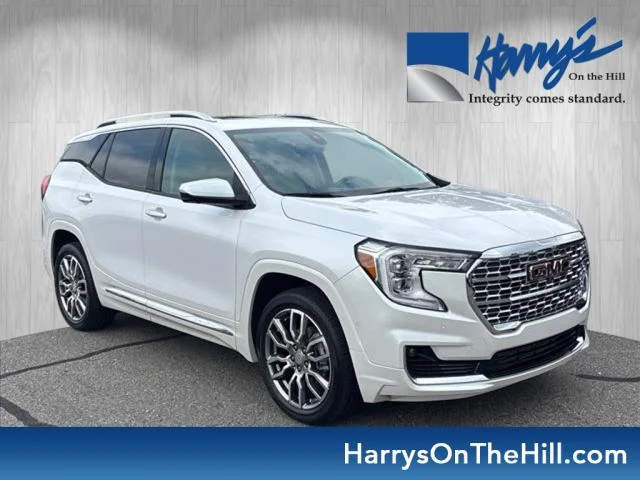 2022 GMC Terrain Denali AWD photo