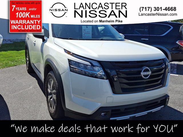 2022 Nissan Pathfinder SL 4WD photo