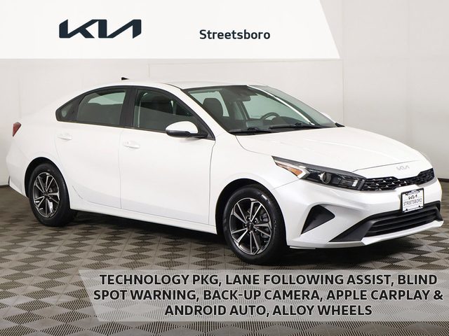 2022 Kia Forte LXS FWD photo