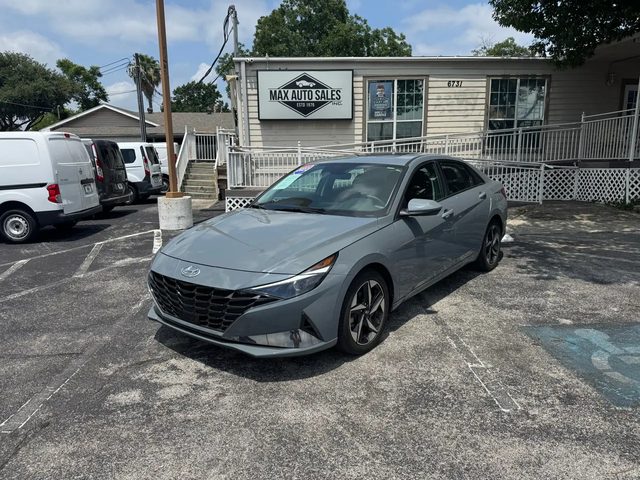 2022 Hyundai Elantra SEL FWD photo
