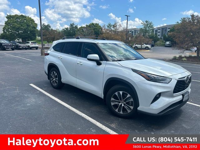 2022 Toyota Highlander XLE AWD photo