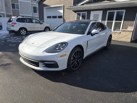 2018 Porsche Panamera 4 AWD photo