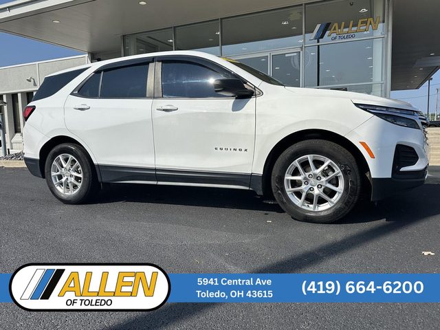 2022 Chevrolet Equinox LS FWD photo