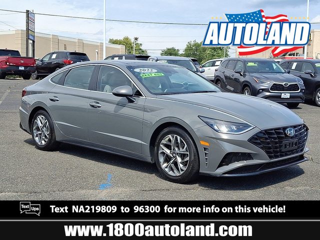 2022 Hyundai Sonata SEL FWD photo
