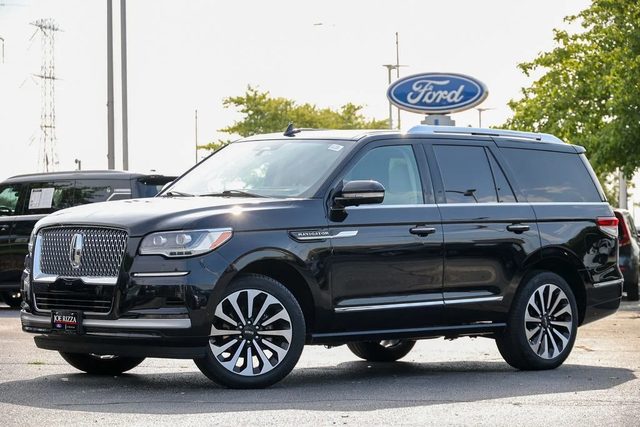 2022 Lincoln Navigator Reserve 4WD photo