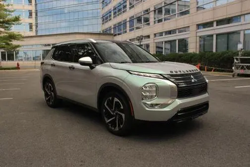 2022 Mitsubishi Outlander SEL Special Edition FWD photo