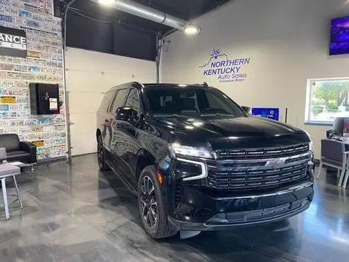 2022 Chevrolet Suburban RST 4WD photo