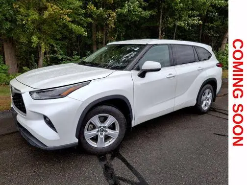 2022 Toyota Highlander LE AWD photo