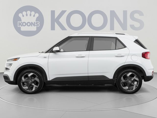 2022 Hyundai Venue SEL FWD photo